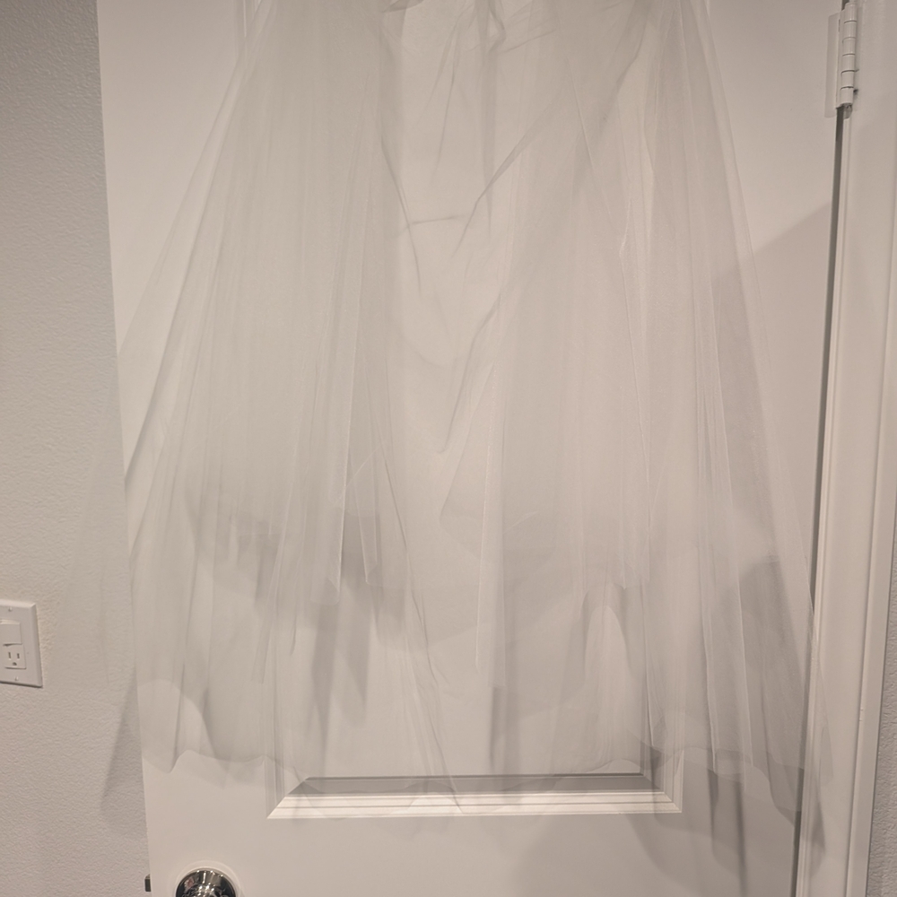 Elegant White Tulle Skirt